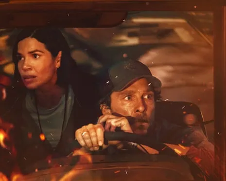 The Lost Bus Review: America Ferrera Star in Thrilling Wildfire Survival Drama